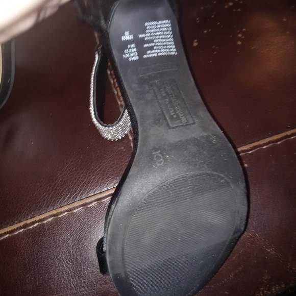 Heels - Picture 6 of 6